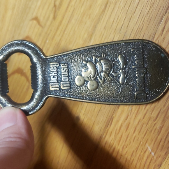 "Walt Disney Productions" Collectible Vintage bottle opener. - Picture 2 of 3